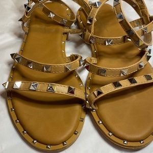 Nicole Miller size 7 strap sandals with studs